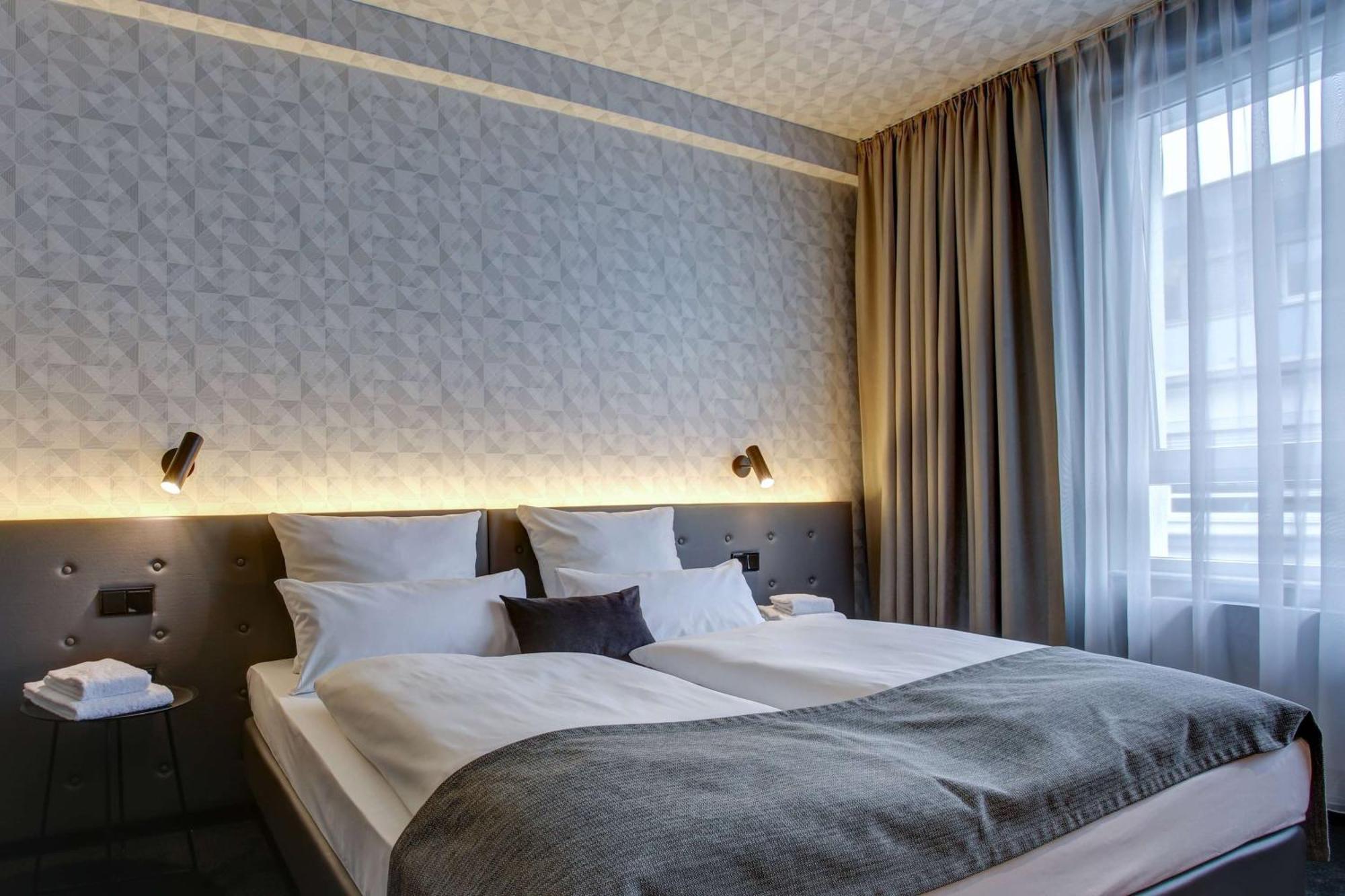 บูทิก 102 ดอร์มุนด์ซิตี้ Hotel ดอร์ทมุนด์ ภายนอก รูปภาพ
