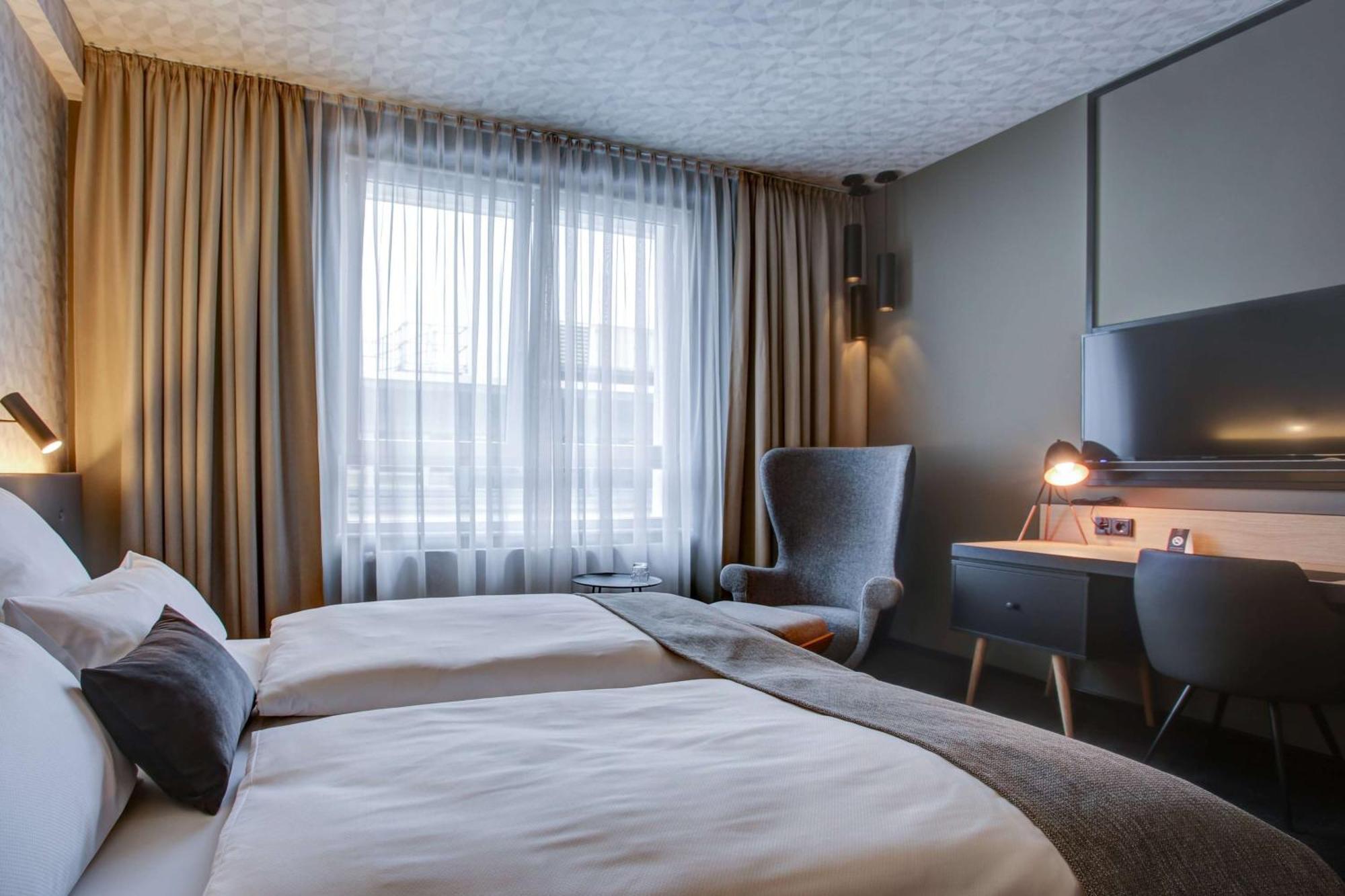 บูทิก 102 ดอร์มุนด์ซิตี้ Hotel ดอร์ทมุนด์ ภายนอก รูปภาพ