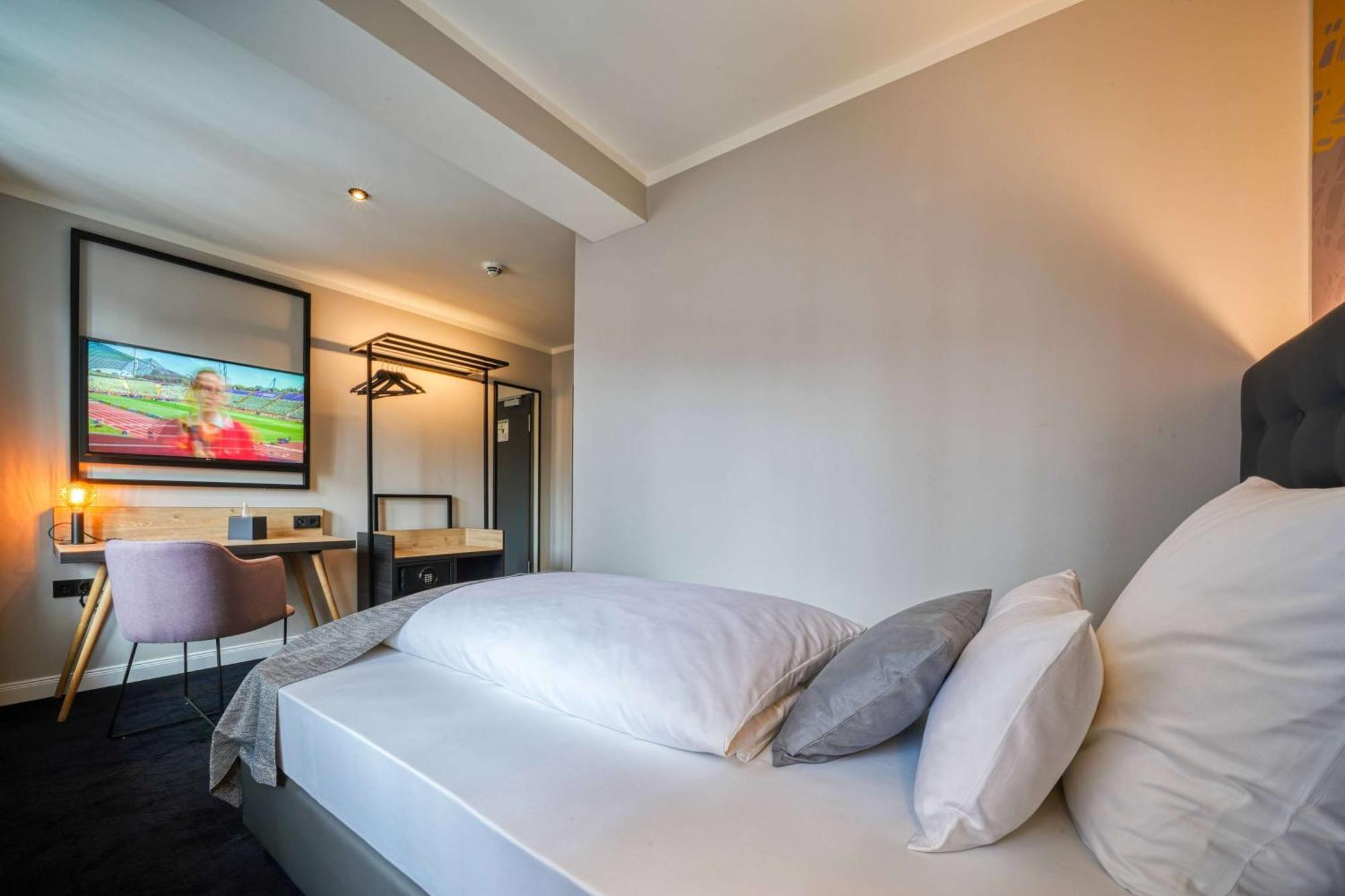 บูทิก 102 ดอร์มุนด์ซิตี้ Hotel ดอร์ทมุนด์ ภายนอก รูปภาพ