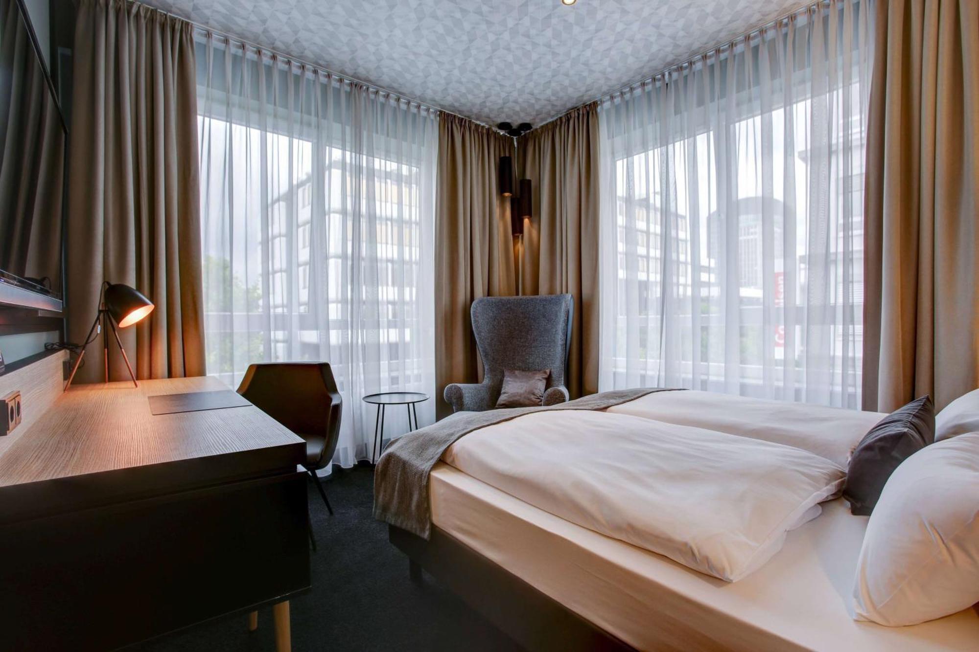 บูทิก 102 ดอร์มุนด์ซิตี้ Hotel ดอร์ทมุนด์ ภายนอก รูปภาพ
